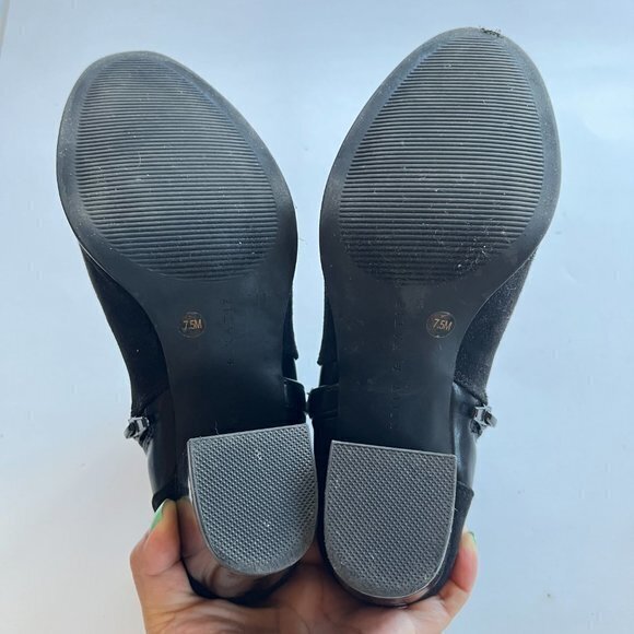 Kelly‎ & Katie DIVIA BOOTIE Shoes Black Faux Suede Womens Size 7.5M Chunky Heels - Picture 7 of 7